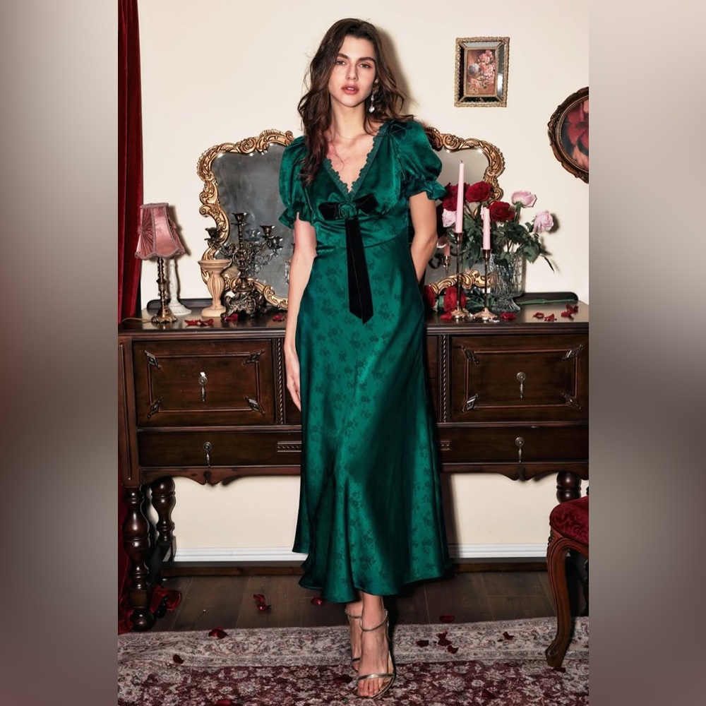 LAIT Collection Serita Floral Jacquard Satin Maxi Dress in Emerald Green Sz M